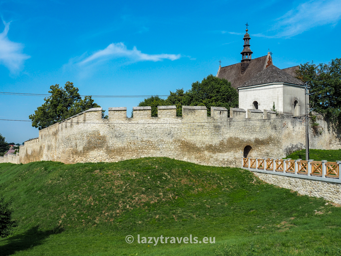 The defensive walls of Szydłów