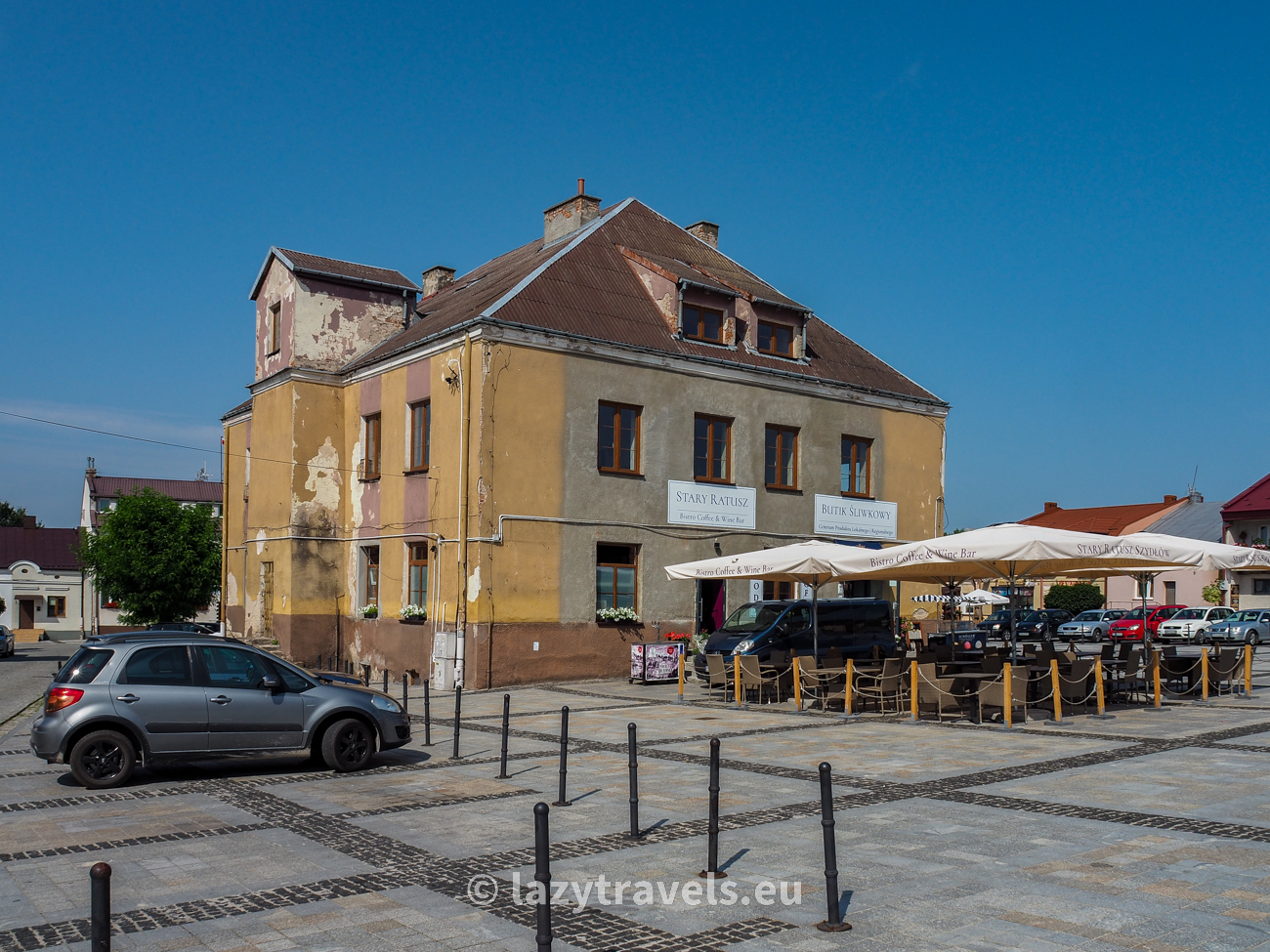 Market square and town hall in Szydłów