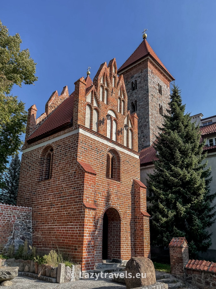 Gate and tower at the monastery in Czerwińsk nad Wisłą