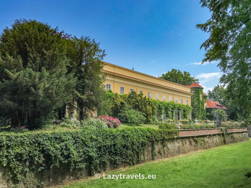A park in the former castle moat. Today it is difficult to recognize that these fortifications once stopped the Swedes.