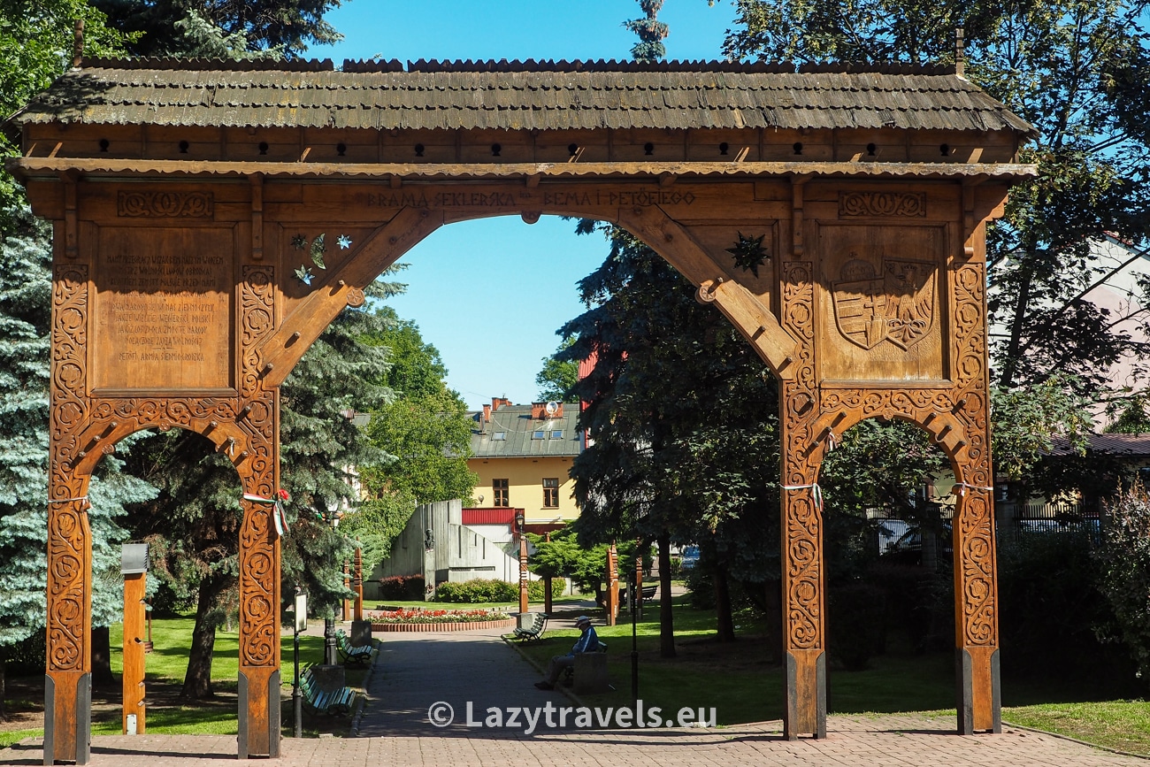 Szeklerska Gate in Tarnów. A gift from the Hungarian "brothers".