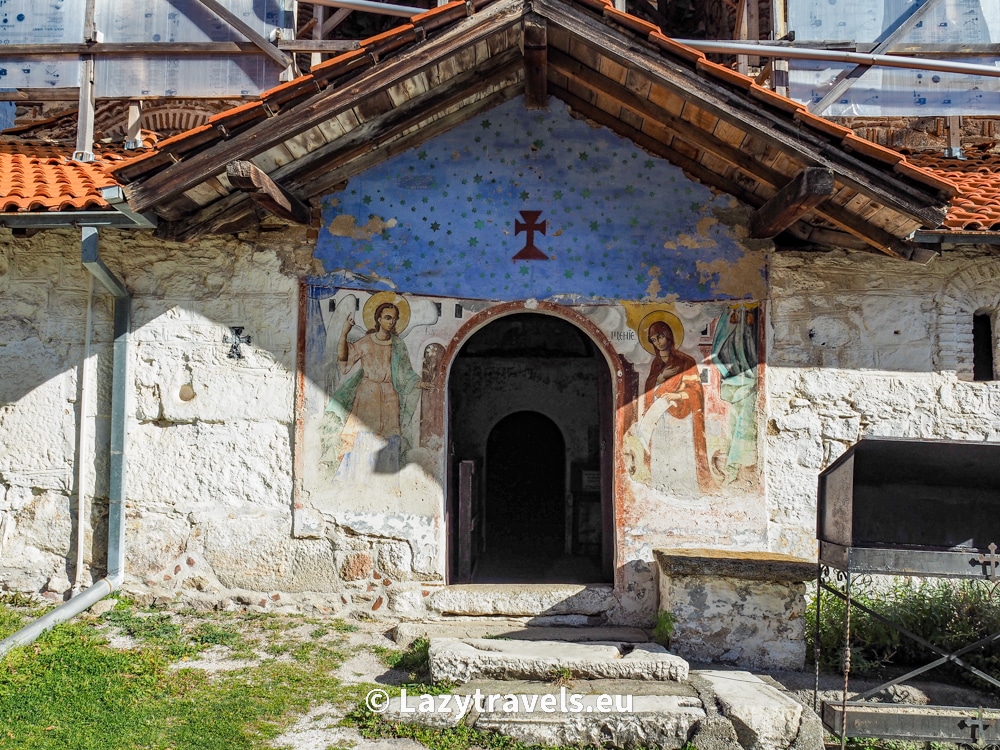 Old frescoes can still be seen on the sides of the entrance door