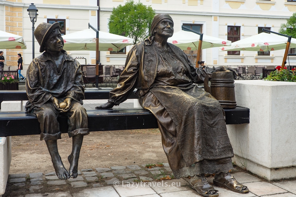 Monuments to people in Alba Iulia