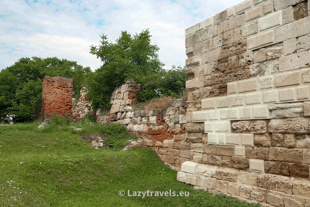 The old Roman walls and these recently rebuilt pieces, showing what the fortifications of Alba Iulia looked like in the past