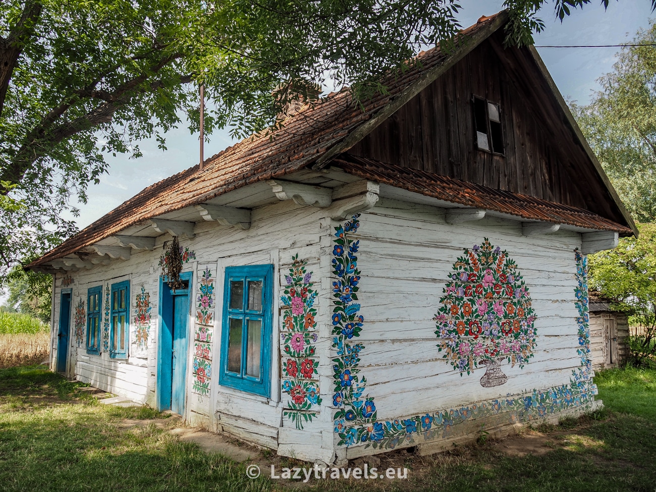 Painted cottage in Zalipie