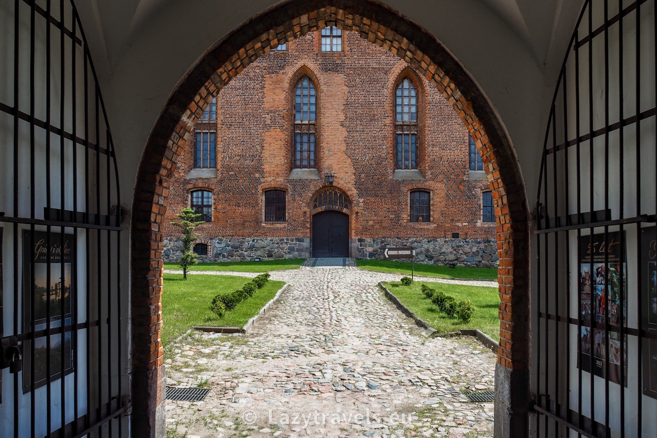 The gate in the gatehouse leading to Gniew Castle